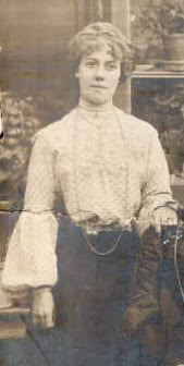 Blanche Pickard in about 1903.
